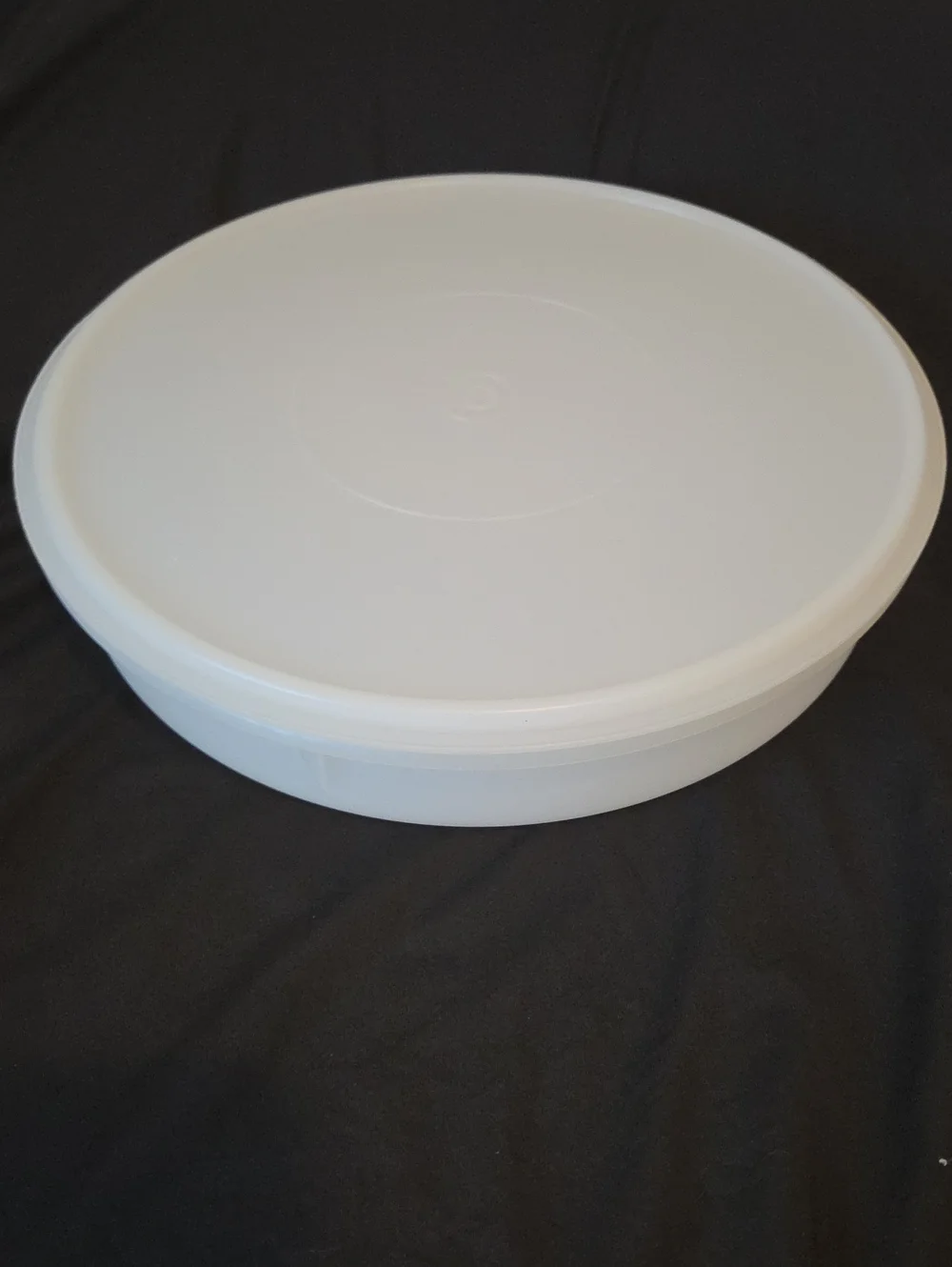 Tupperware White Round Food Storage Container with Lid